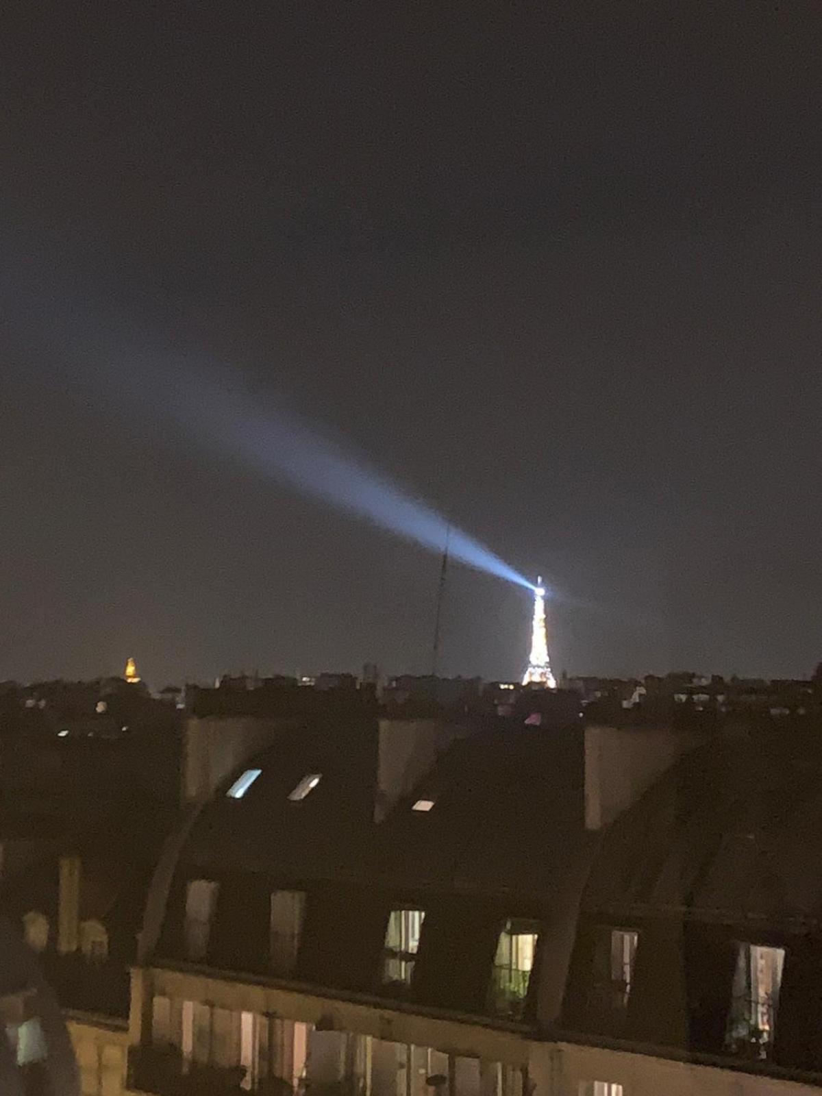 Amazing Eiffel Views At Cool Central Area Daire Paris Dış mekan fotoğraf